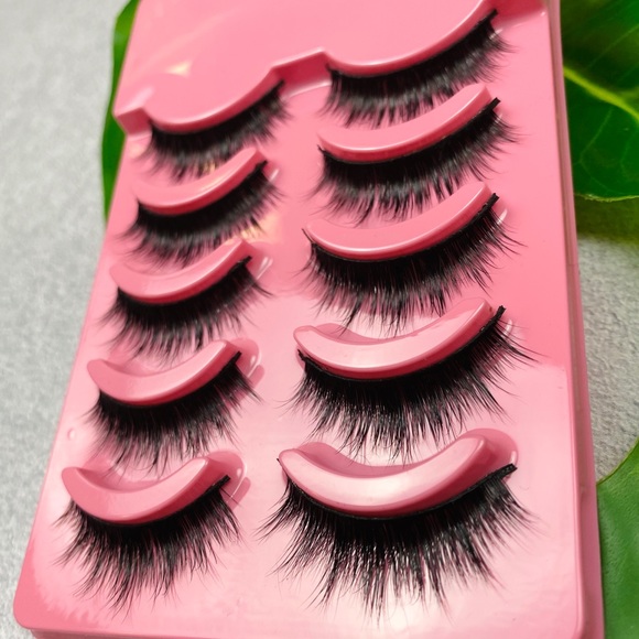 Spiked mink false eyelash strips - Picture 3 of 5